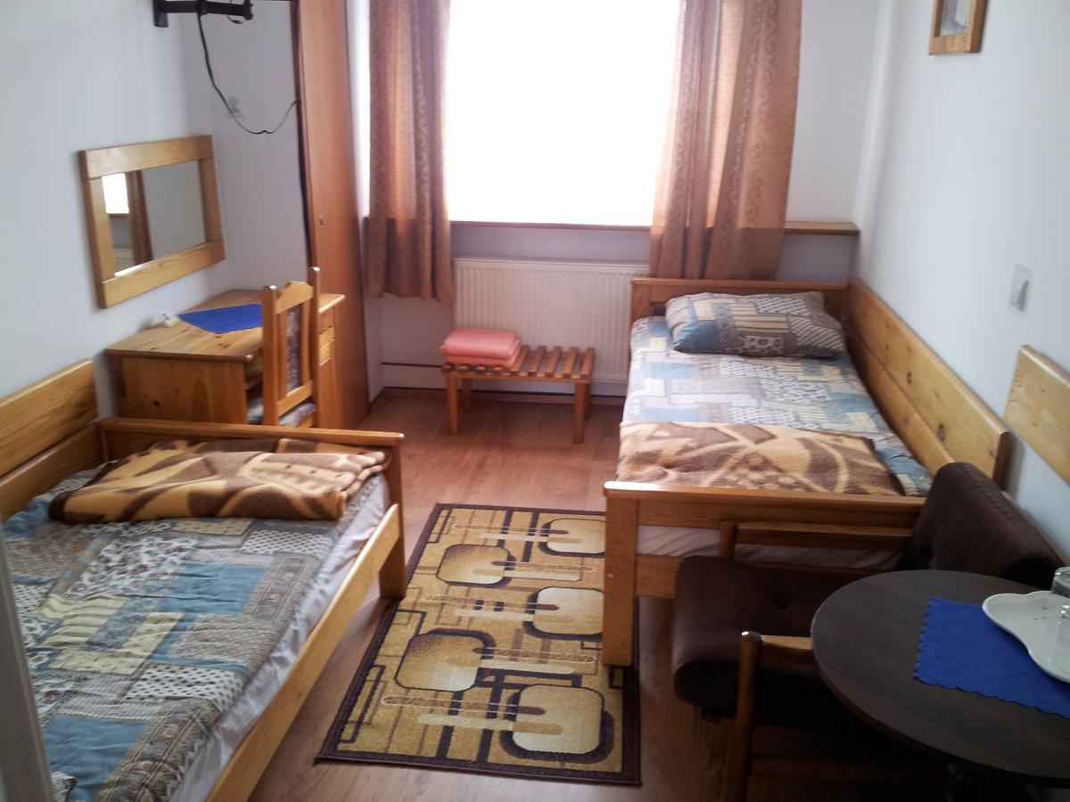 Hotel Staropolski 斯切尔采-克拉延斯凯 外观 照片